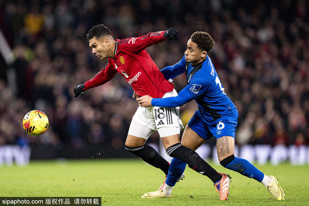 库里31+7+7三分雨浇灭雄鹿！关键绊倒险酿冲突，勇士替补奇兵轰22分赛季新高